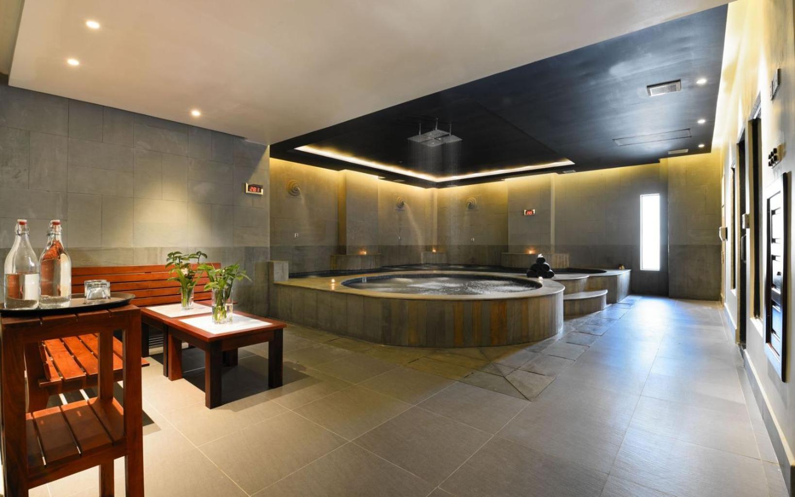 The Royal Family Suites By Memoire Palace Resort & Spa Сиемрип Экстерьер фото